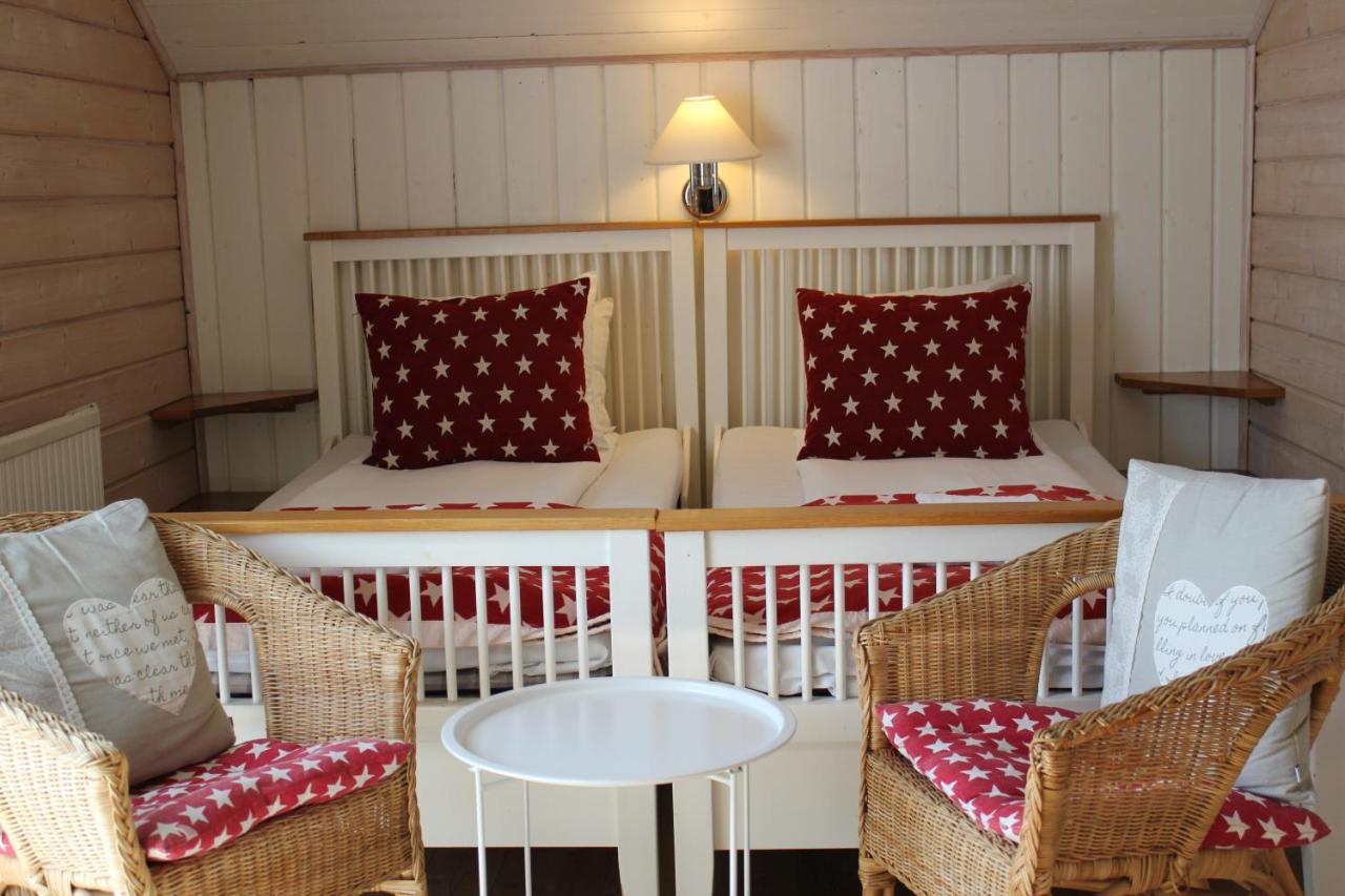 Hotel Pensionat Granparken Norrtälje Buitenkant foto