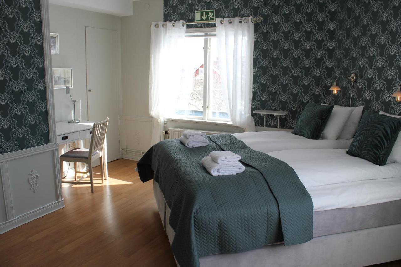 Hotel Pensionat Granparken Norrtälje Buitenkant foto