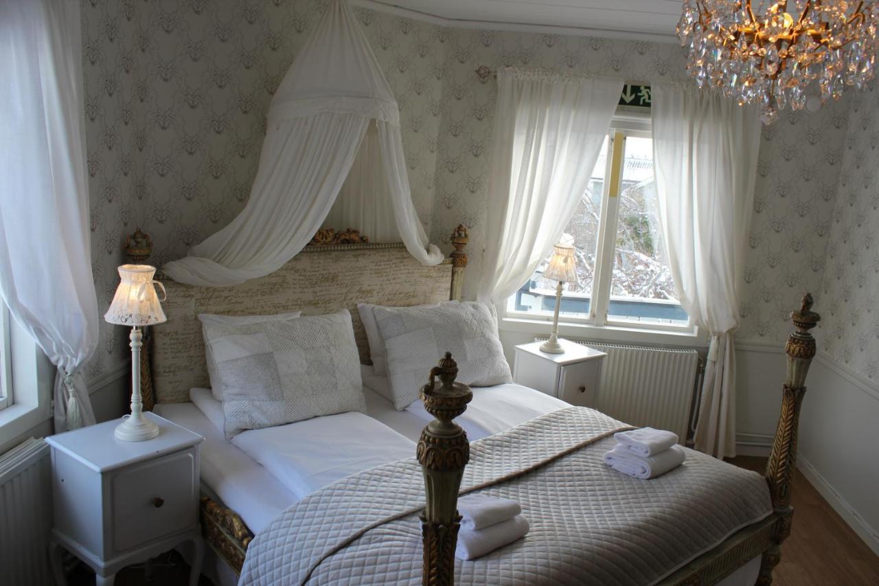 Hotel Pensionat Granparken Norrtälje Buitenkant foto