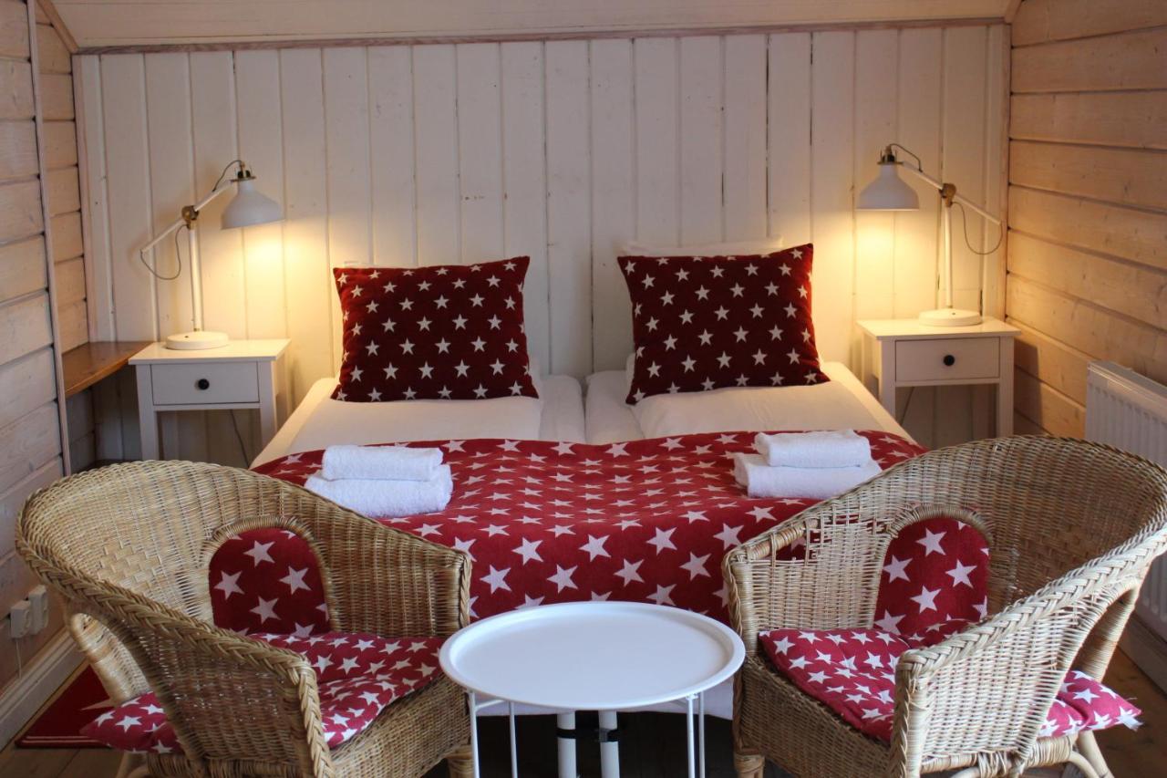 Hotel Pensionat Granparken Norrtälje Buitenkant foto